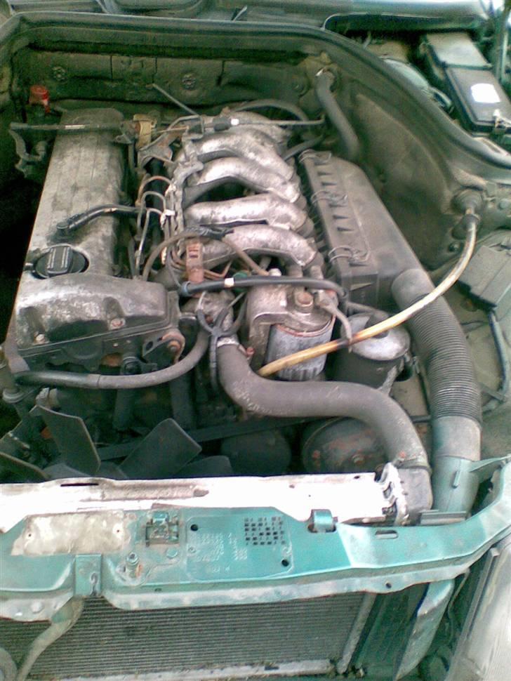 Mercedes Benz 124 DIESEL SOLGT billede 4