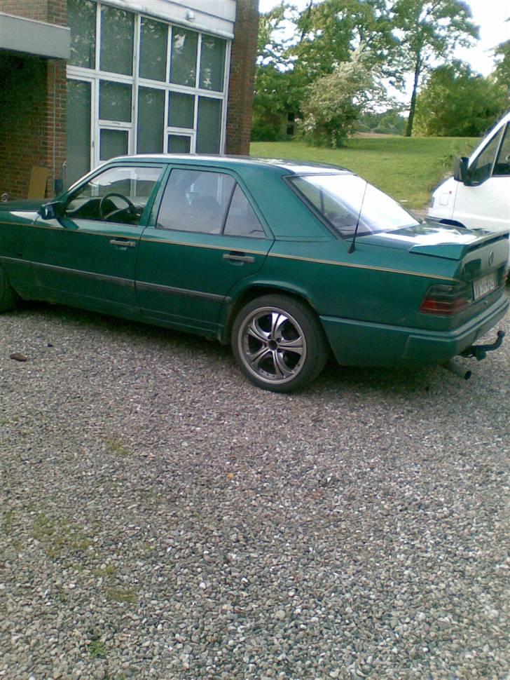 Mercedes Benz 124 DIESEL SOLGT billede 8