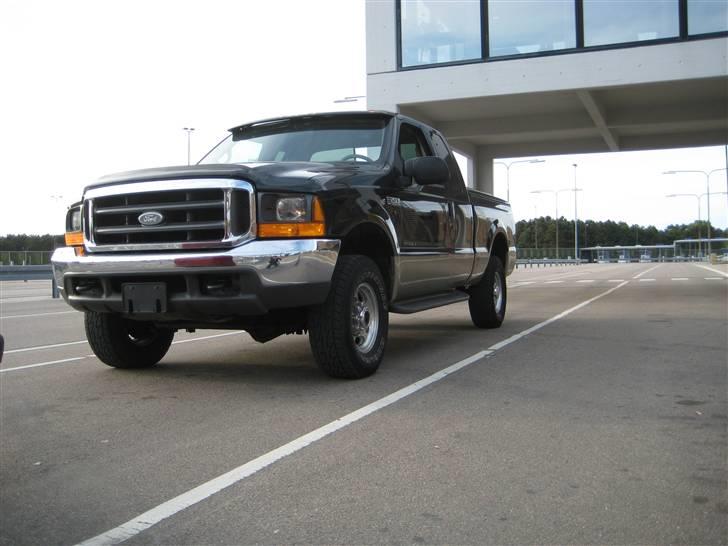 Ford F 250 4x4  solgt - på havnen i odden på vej hjem billede 2