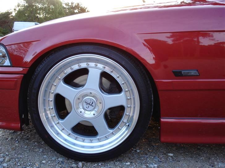 BMW 320i Coupe SOLGT billede 2