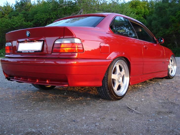 BMW 320i Coupe SOLGT billede 4