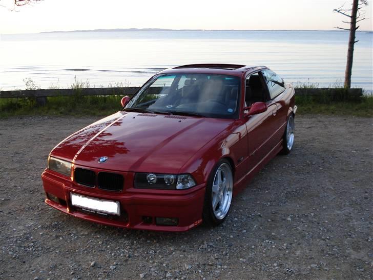 BMW 320i Coupe SOLGT billede 9