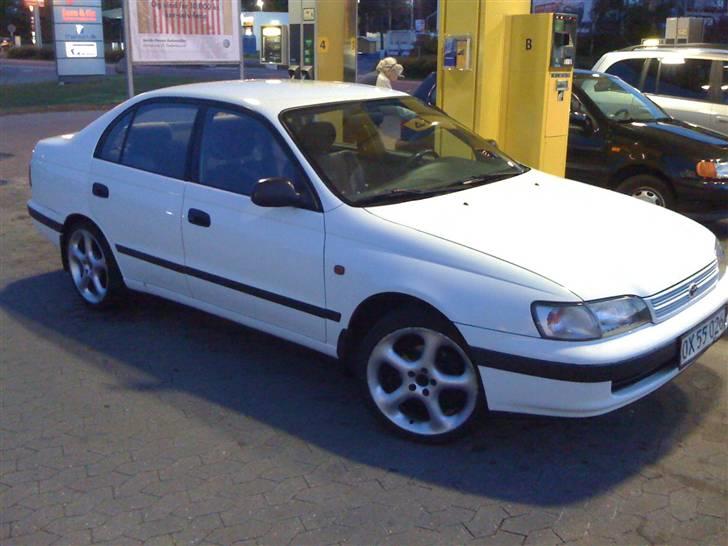 Toyota Carina E billede 6