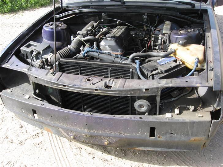 Opel Rekord E1 - 2 dørs! - Den motor der står til udskiftning.... billede 12