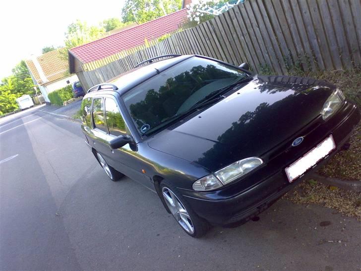 Ford mondeo 1,8 clx stc. solgt billede 2