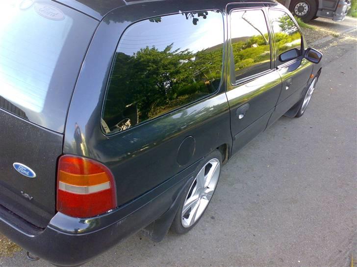 Ford mondeo 1,8 clx stc. solgt billede 5