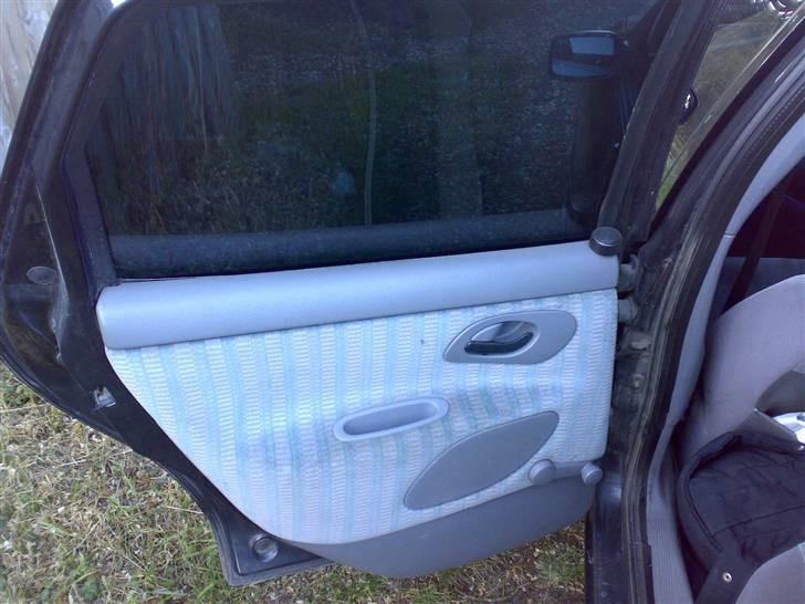 Ford mondeo 1,8 clx stc. solgt billede 8