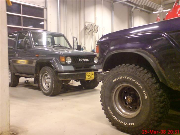 Toyota LandcruiserHJ60/61 Solgt - Storebror og lillebror billede 6