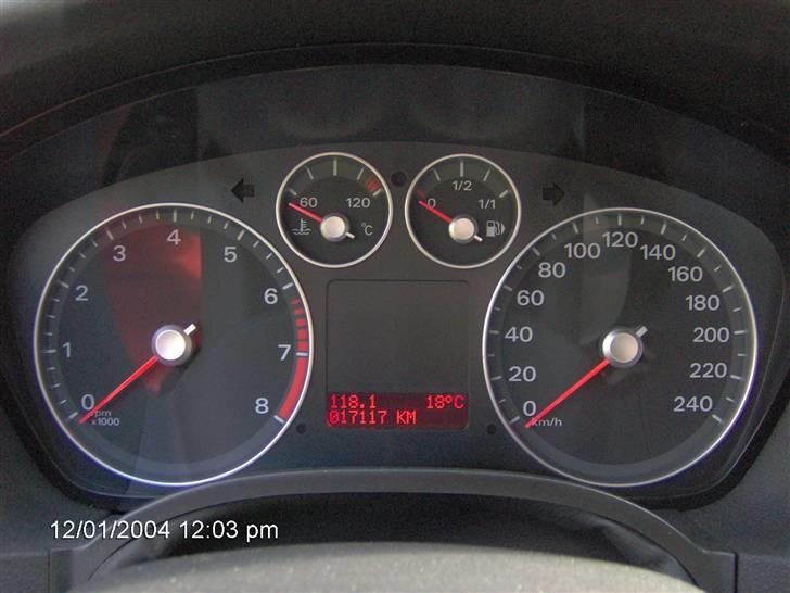 Ford focus - rødt dioder rundt i kanten. pænt speedometer billede 11