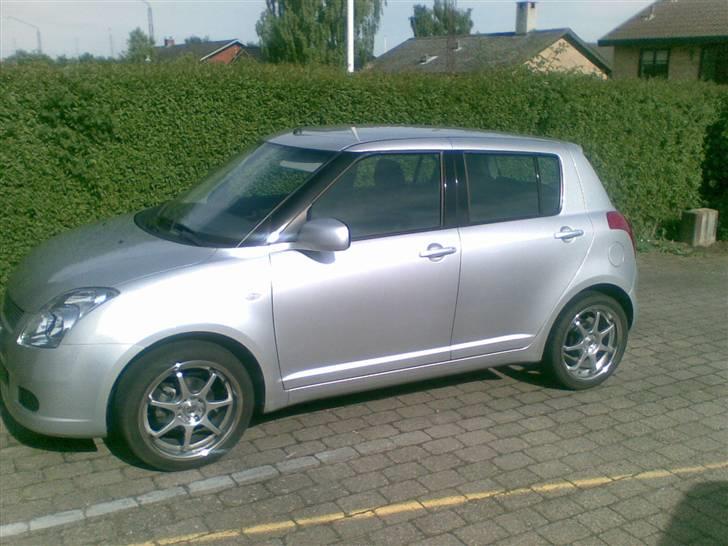 Suzuki swift  solgt - her er den med 17" fælge på nice  billede 18
