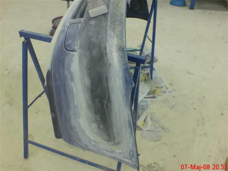 Citroën Xsara 2.0 l. SOLGT - spartling med glasfiber spartel efter måtterne havde hærdet i et døgn billede 12