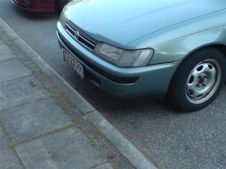 Toyota Corolla 1.3 Sedan Beat - På stålfælge efter Dean smadrede Rial fælgene (Tak til Dean endnu engang) billede 3