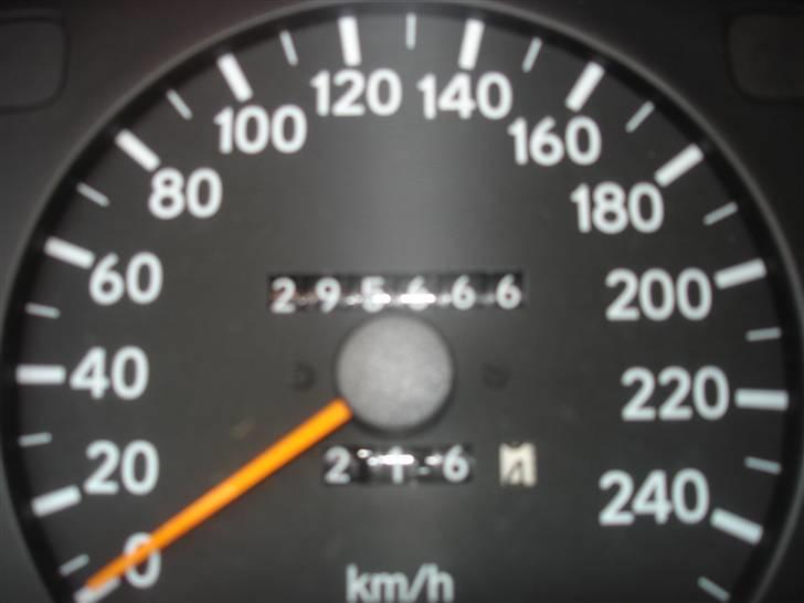 Toyota carina E Solgt billede 4