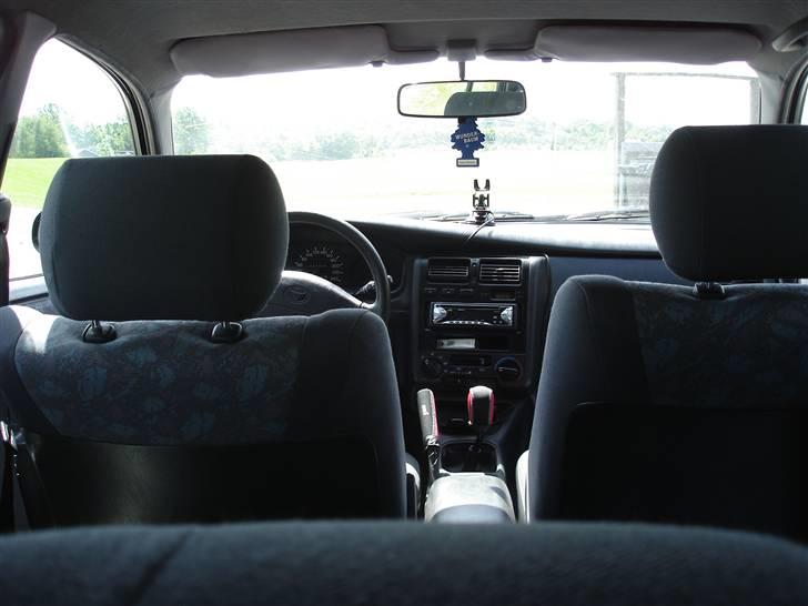 Toyota carina E Solgt billede 18