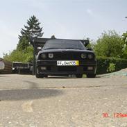 BMW 325i E30 CAB solgt!