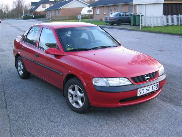 Opel Vectra B - Der havde jeg lige fået den hjem.. billede 7