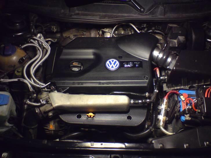 Seat Leon 1,8T 4x4  - Så fandt jeg et motor cover, godt nok fra en WV MEEN det er jo næsten det sammen ;) billede 12