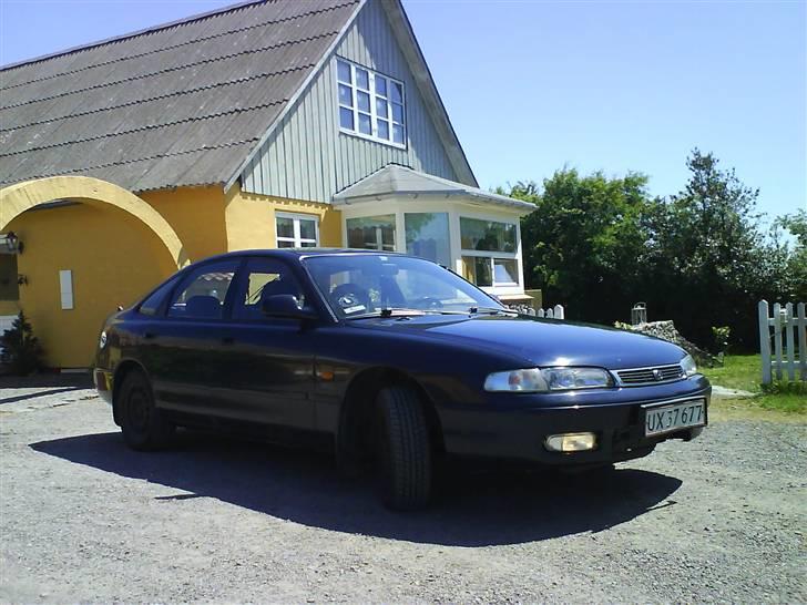 Mazda 626 combi coupe - smuk sommerdag.. med 626 for døren.. mm.. så skal der holdes søndag billede 1