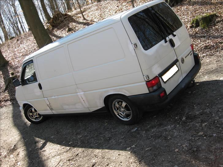 VW Transpoter 2,5 TDI - Ja den har lidt pletter men heller det en RUST... billede 2