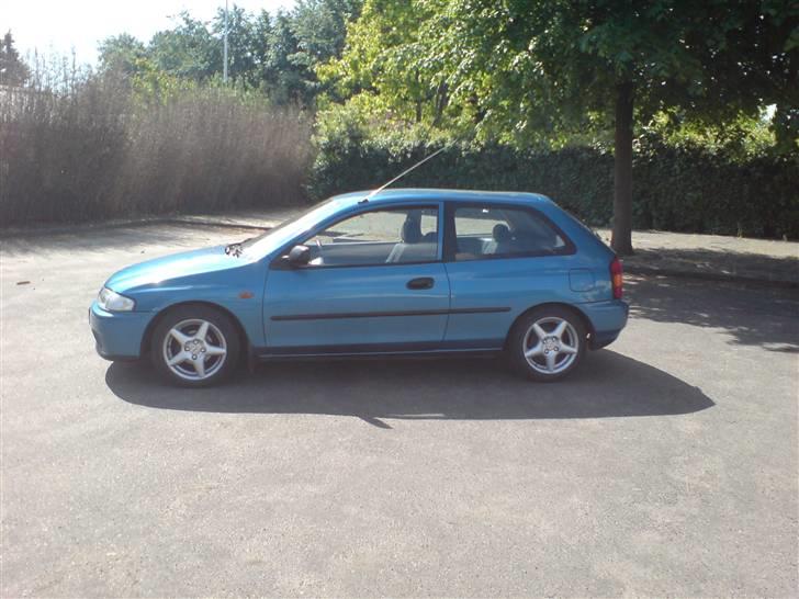 Mazda 323 billede 12