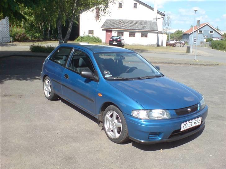 Mazda 323 billede 13