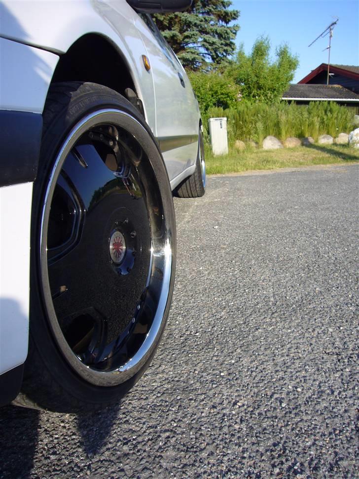 Toyota Carina E billede 18