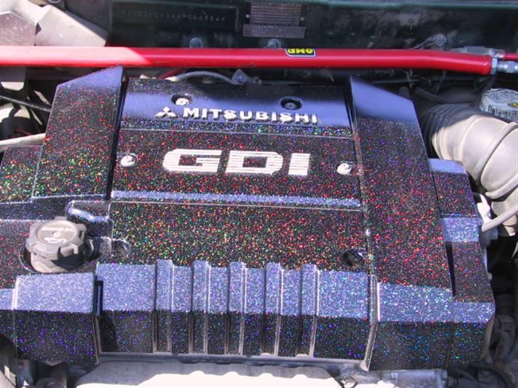 Mitsubishi Carisma - motordæksel malet med lidt glimmer i billede 11