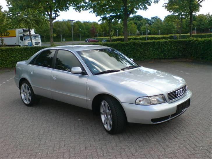 Audi A4 2,4 30v V6 "Junior" billede 5