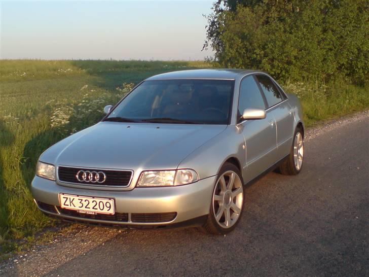 Audi A4 2,4 30v V6 "Junior" billede 8