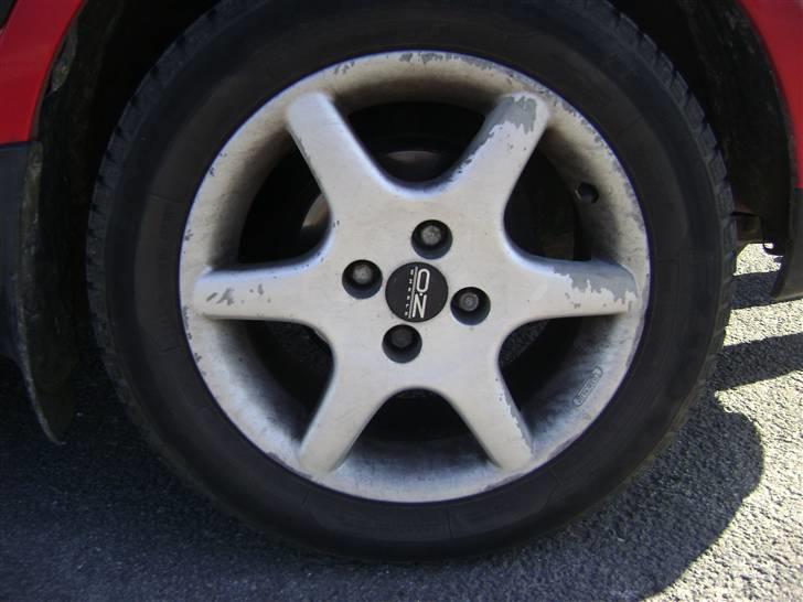 Mazda 323f (SOLGT) billede 5