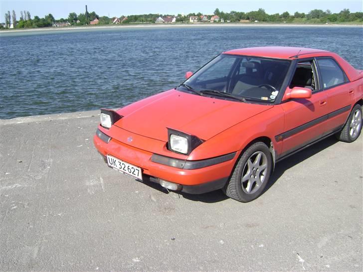 Mazda 323f (SOLGT) billede 7