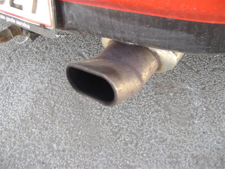 Mazda 323f (SOLGT) billede 10