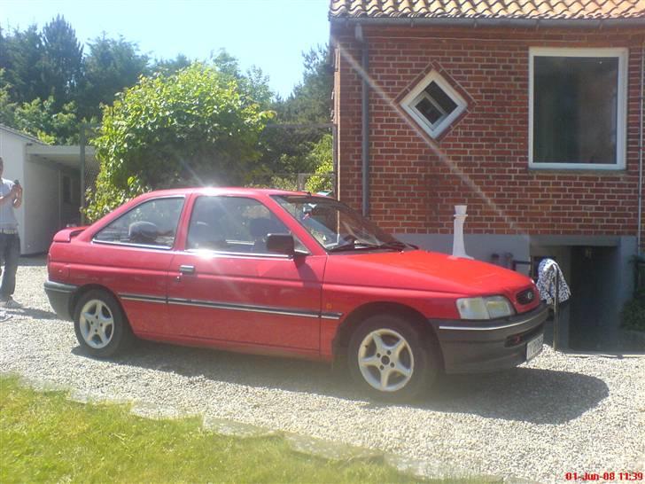 Ford Escort CLX 1.6i 16v billede 1