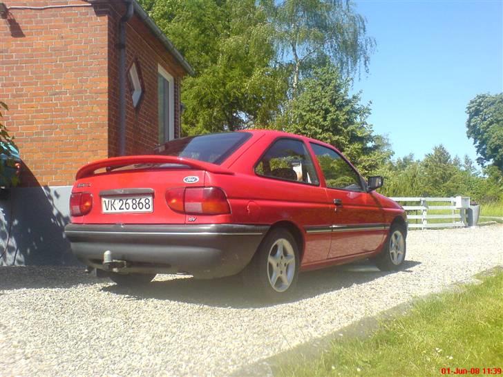 Ford Escort CLX 1.6i 16v billede 2