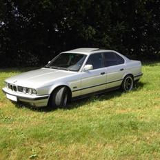 BMW E34 525i