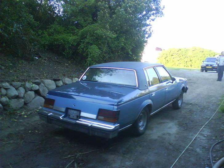 Buick century - sjælden vogn man ser sku ikk mange af dem særligt ikk med den bagende  billede 2