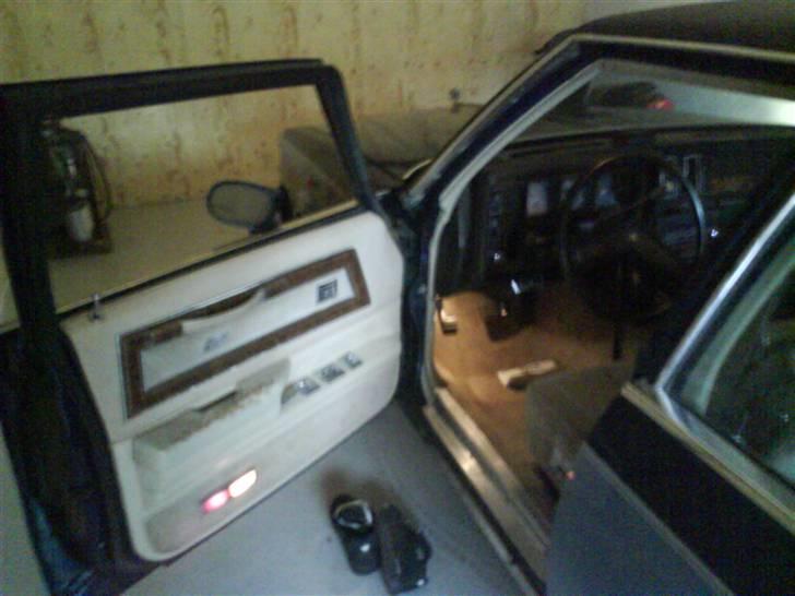 Buick century - dørside nu sort skal også lige have trukket noget nyt læder på billede 4