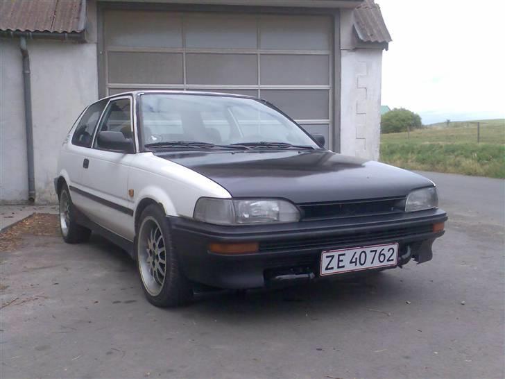 Toyota Corolla 1,3Turbo -SOLGT- billede 1