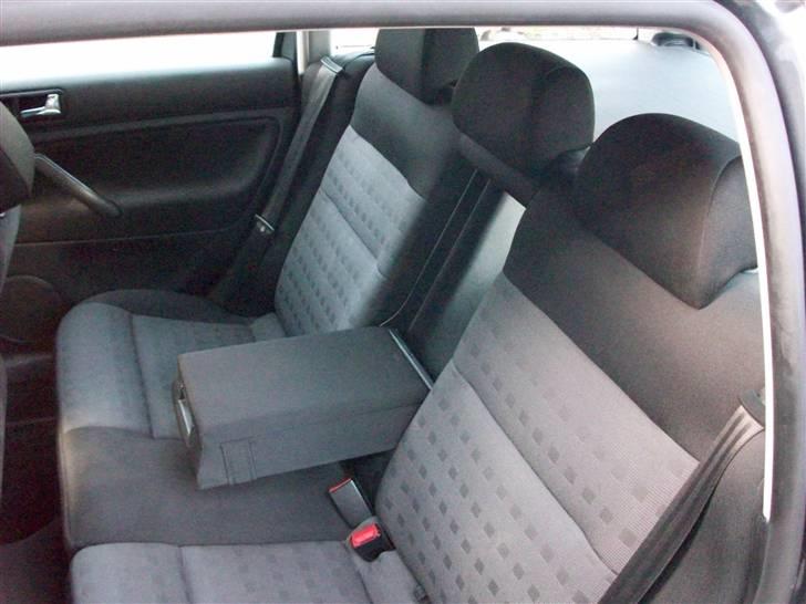 VW Passat 1,9 Tdi solgt billede 10