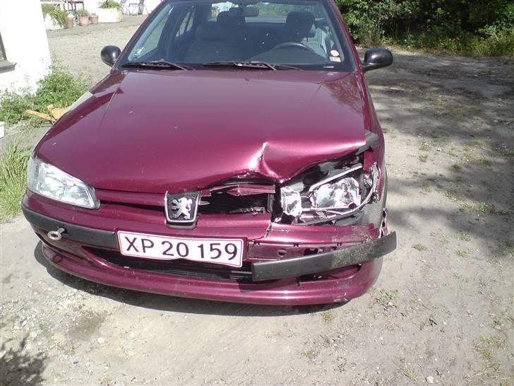 Peugeot 406 1.8i - Totalskadet billede 17