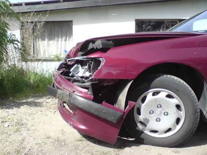 Peugeot 406 1.8i - Totalskadet billede 19