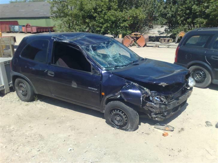 Opel Corsa B **TOTAL SMADDERET - Sådan ser den så desværre ud nu 5/6-08 billede 16