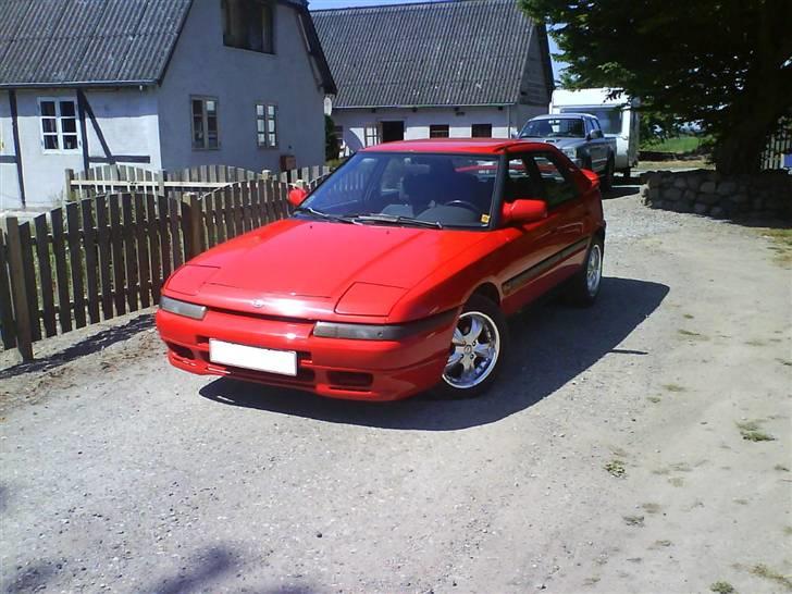 Mazda 323 F billede 8