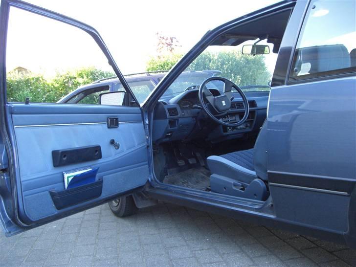 Nissan cherry  SOLGT billede 3