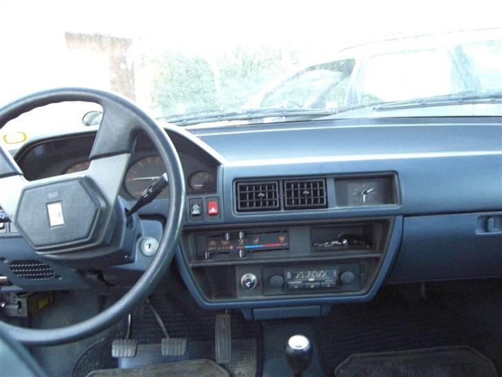 Nissan cherry  SOLGT billede 9