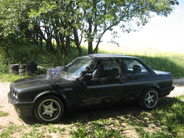BMW                                   E30 318is billede 6