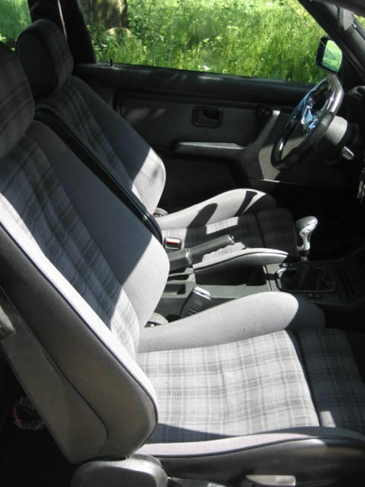 BMW                                   E30 318is billede 7