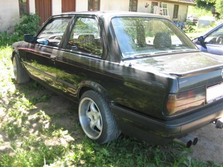 BMW                                   E30 318is billede 9