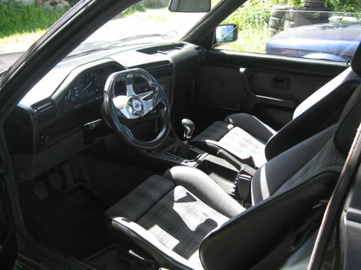 BMW                                   E30 318is billede 10