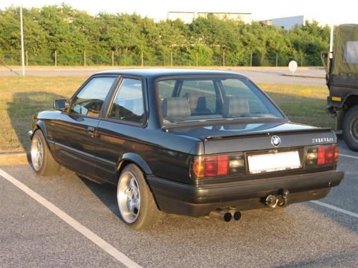 BMW                                   E30 318is billede 17